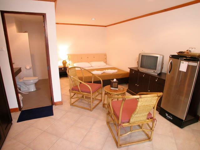 Blue Sky Residence Patong Екстериор снимка