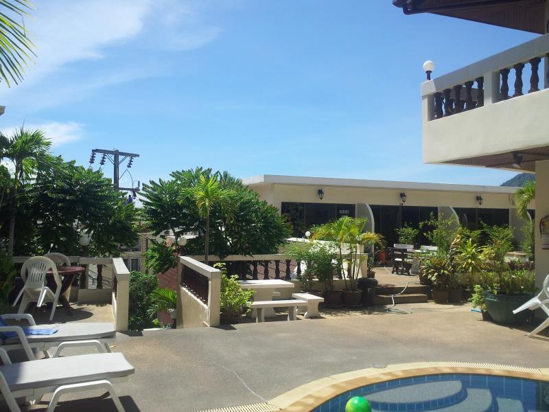 Blue Sky Residence Patong Екстериор снимка