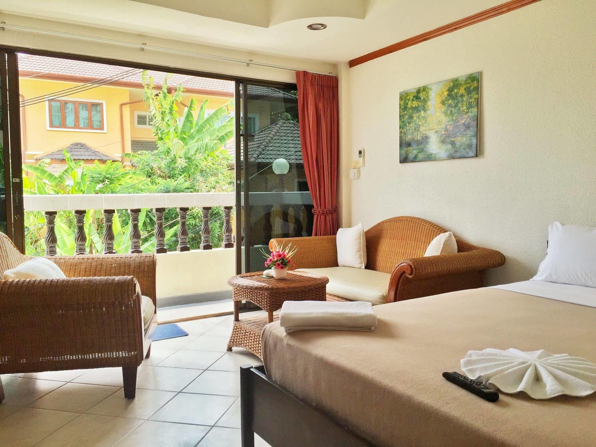 Blue Sky Residence Patong Екстериор снимка