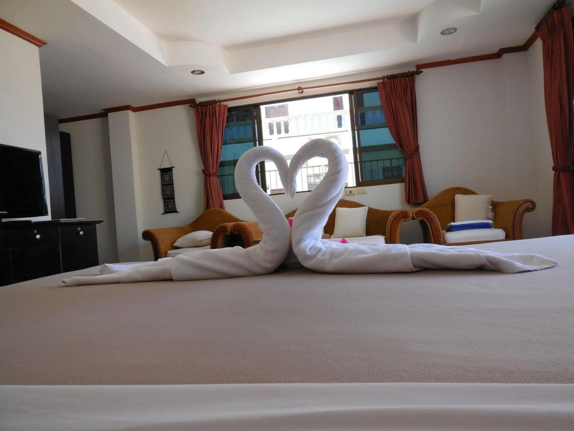 Blue Sky Residence Patong Екстериор снимка