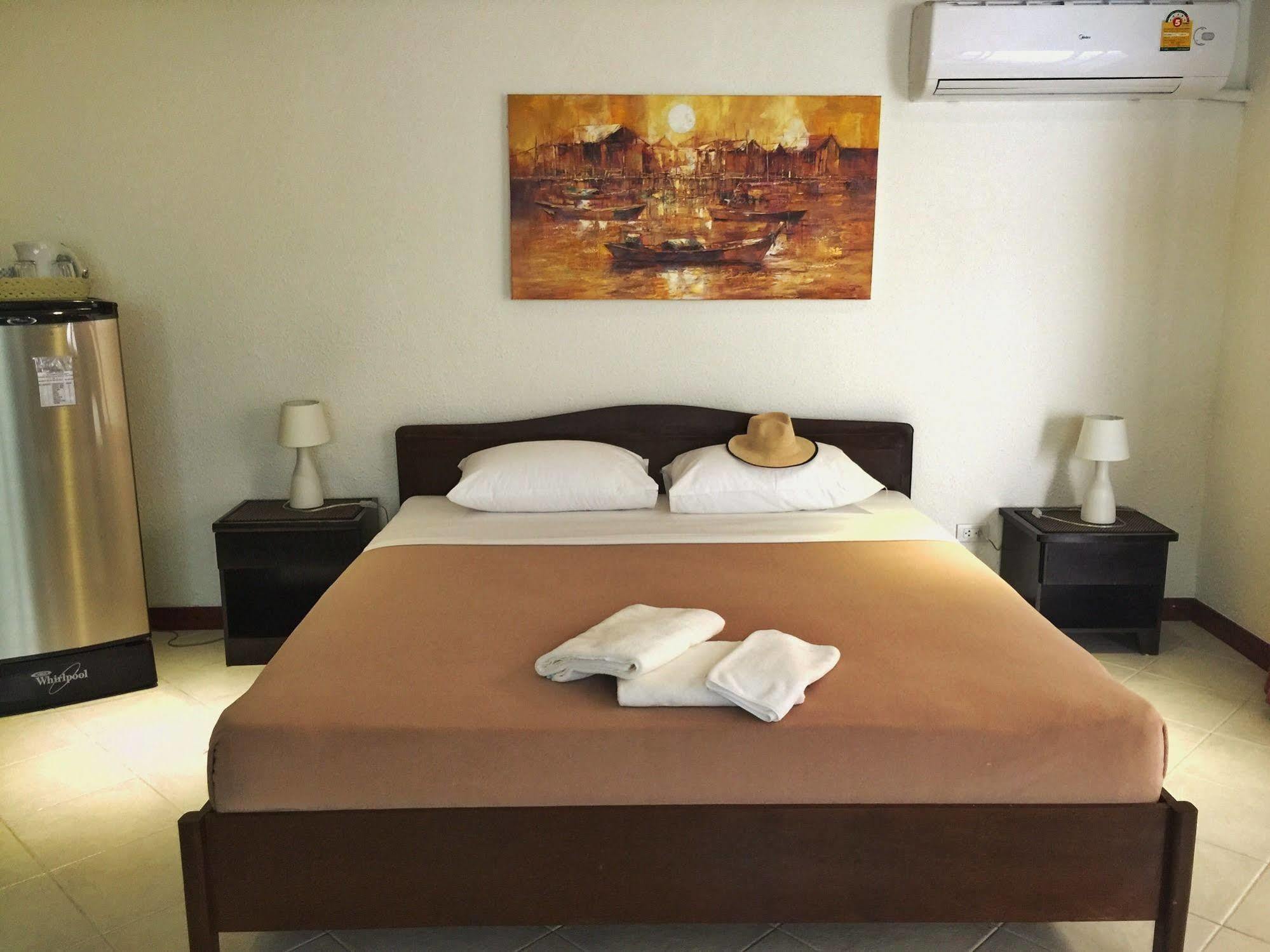 Blue Sky Residence Patong Екстериор снимка