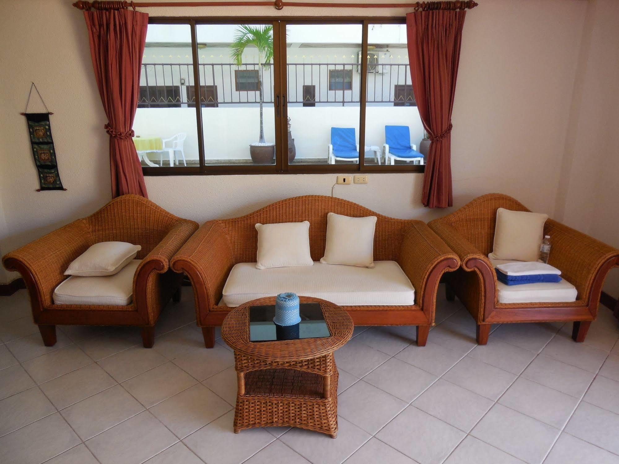 Blue Sky Residence Patong Екстериор снимка