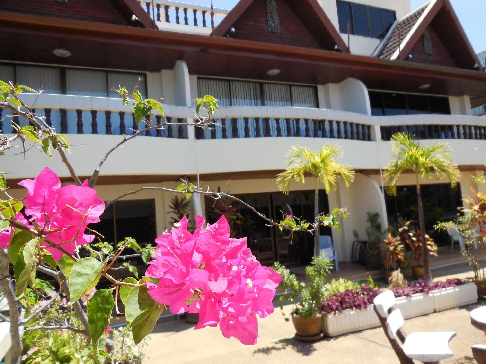 Blue Sky Residence Patong Екстериор снимка