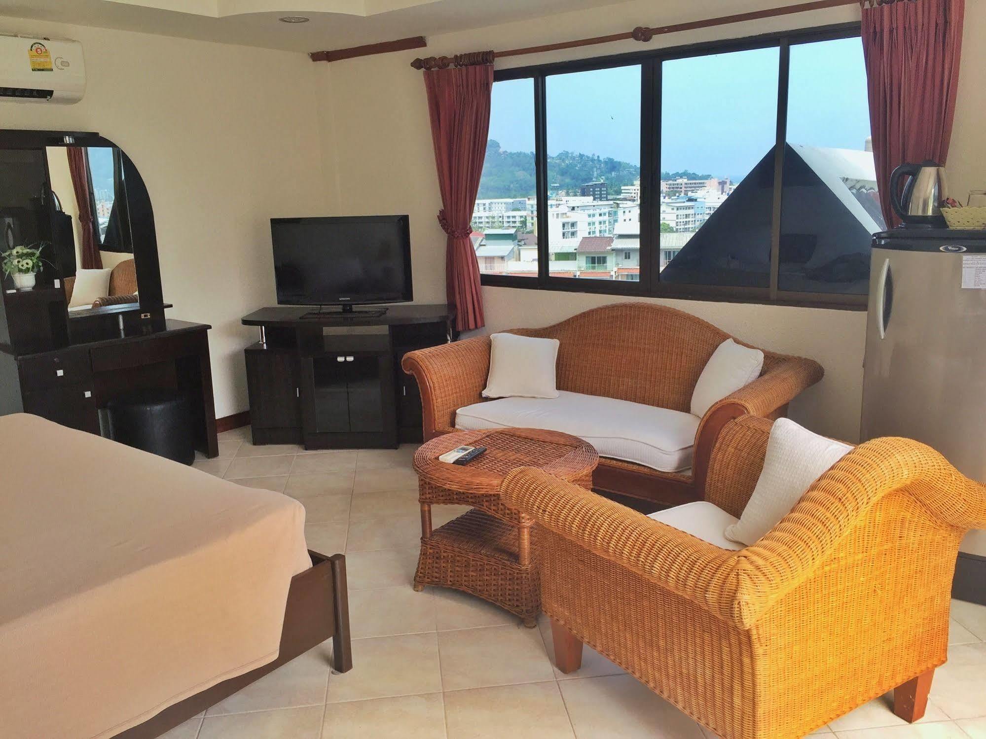 Blue Sky Residence Patong Екстериор снимка